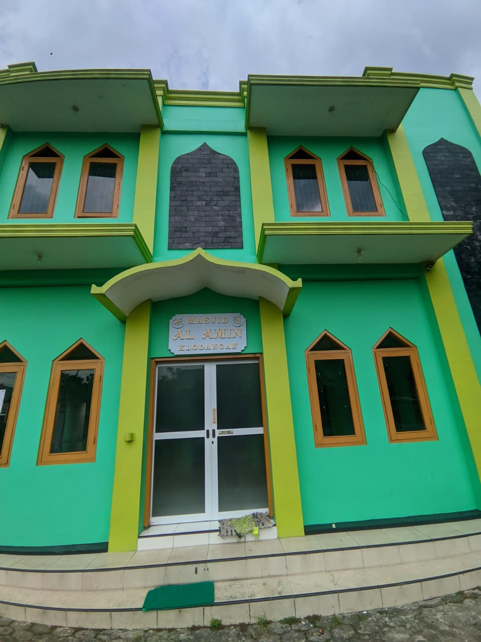 Masjid Tampak Depan