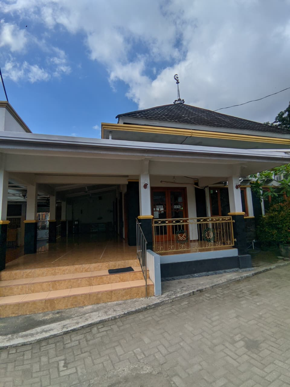 Masjid Tampak Depan