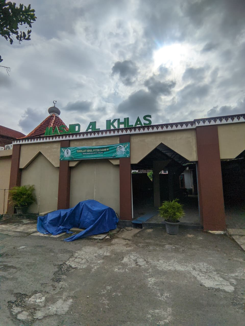 Masjid Tampak Depan