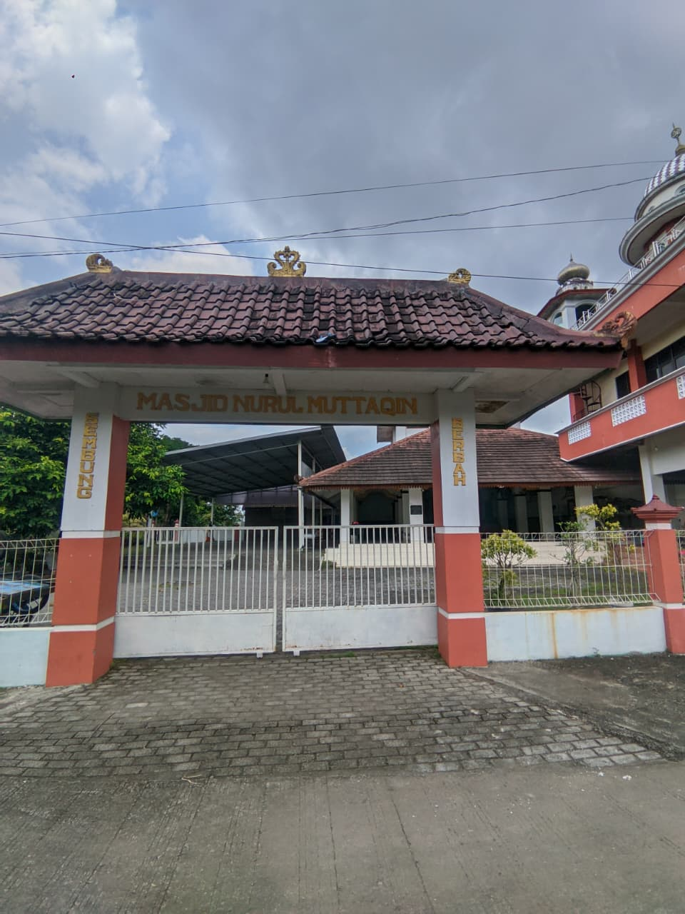 Masjid Tampak Depan