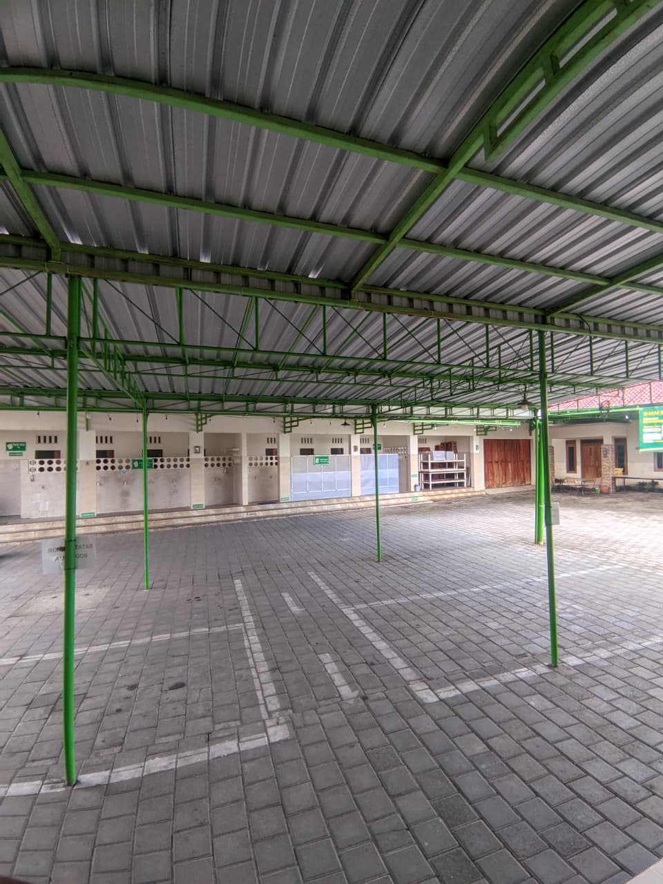Masjid Saat Malam Hari