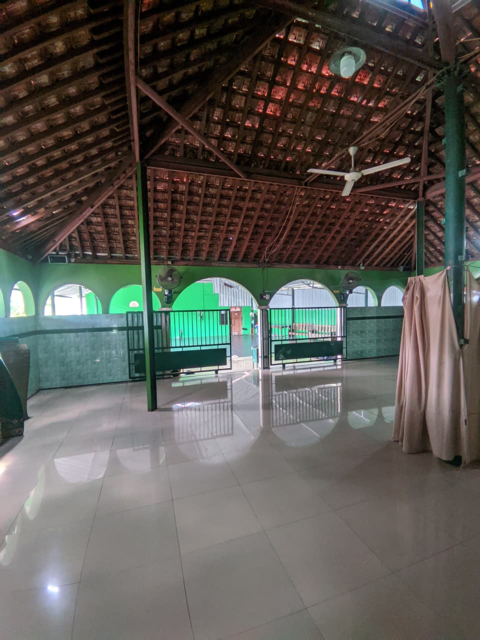Masjid Saat Malam Hari